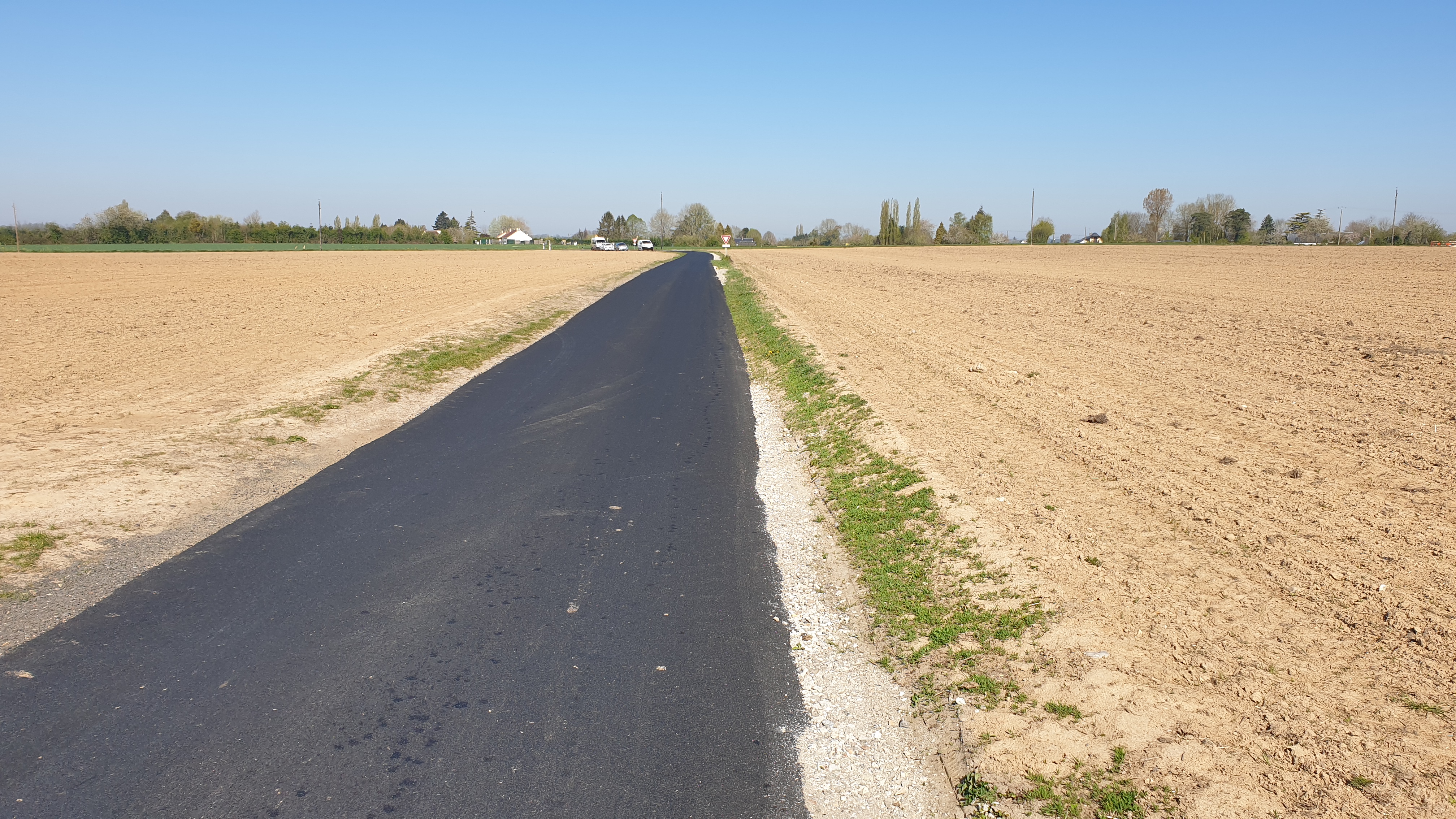 Bézu la foret route des landes